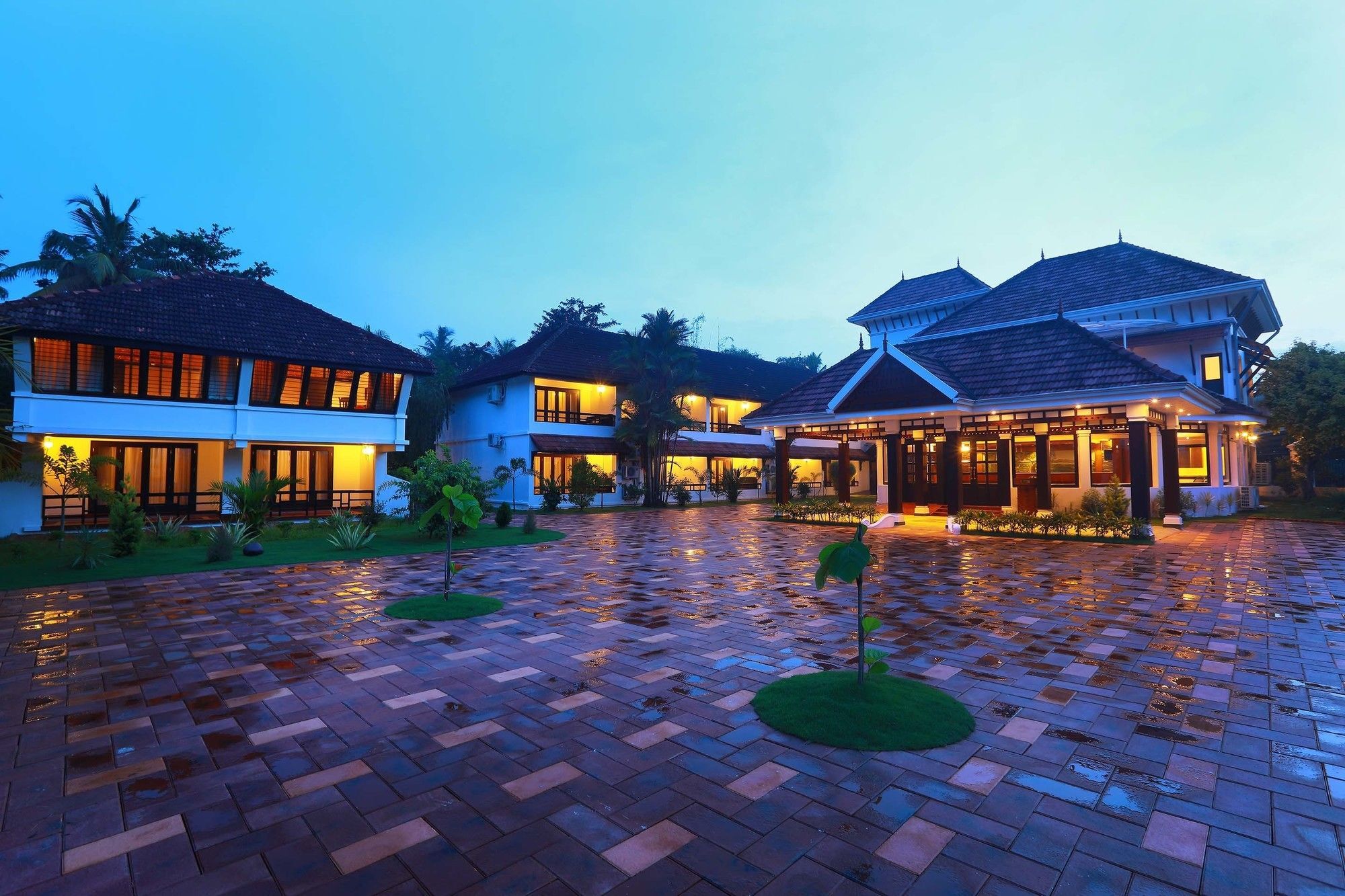 Nihara Resort And Spa Коччи Экстерьер фото