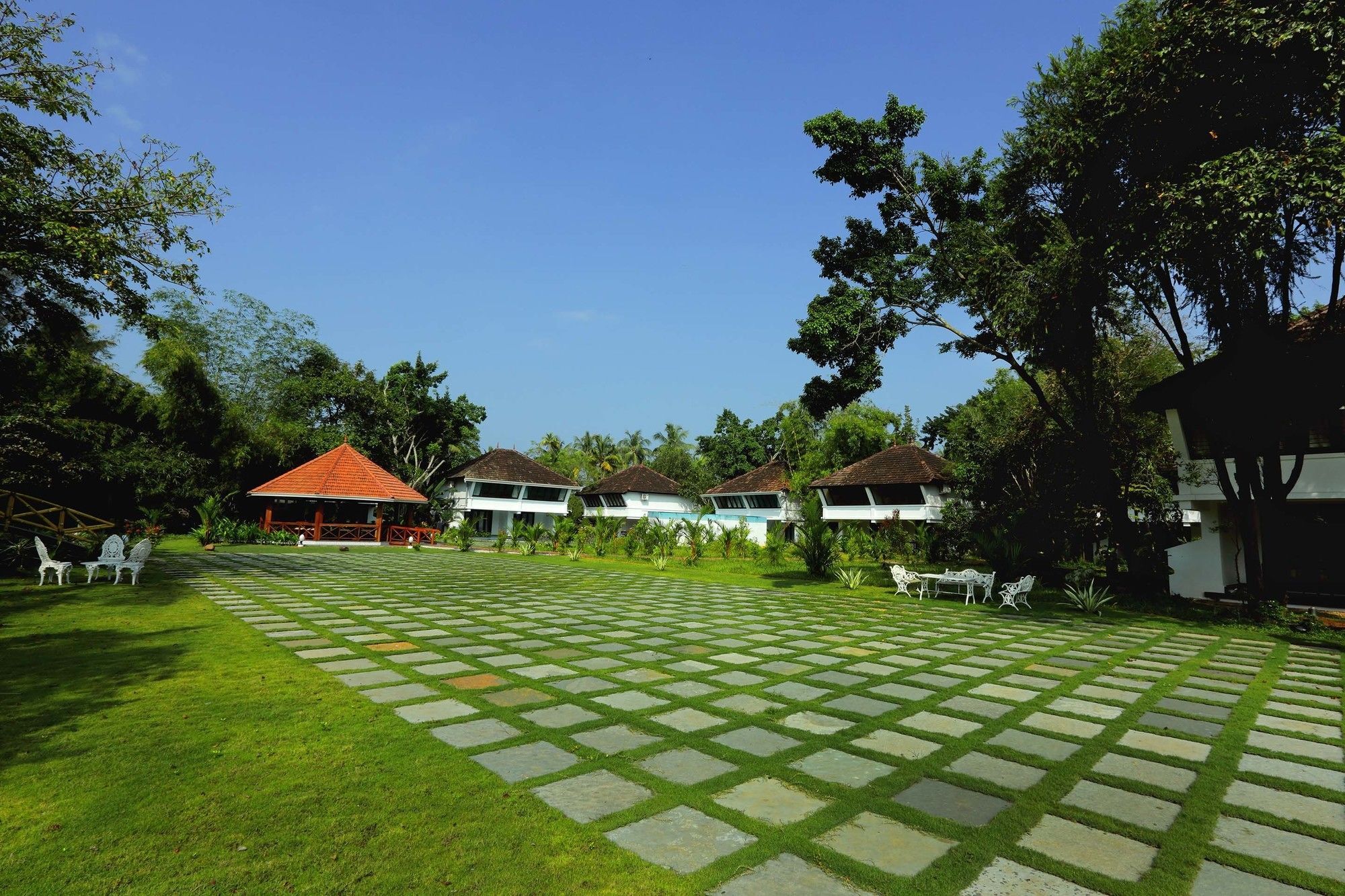 Nihara Resort And Spa Коччи Экстерьер фото