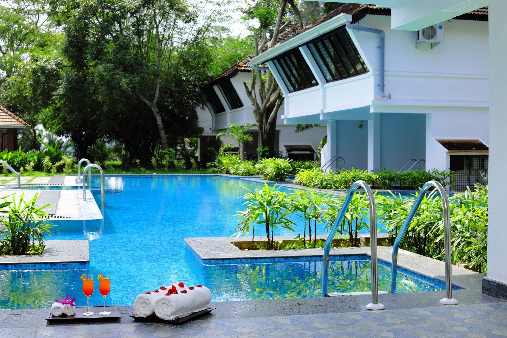 Nihara Resort And Spa Коччи Экстерьер фото