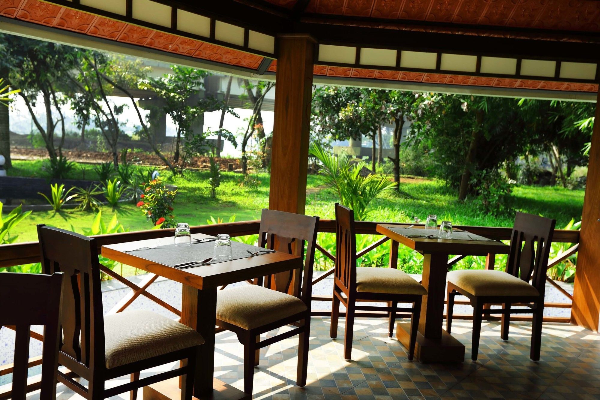 Nihara Resort And Spa Коччи Экстерьер фото